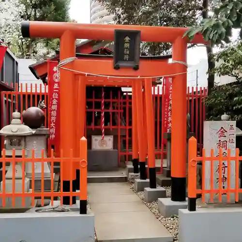 金綱稲荷神社の鳥居