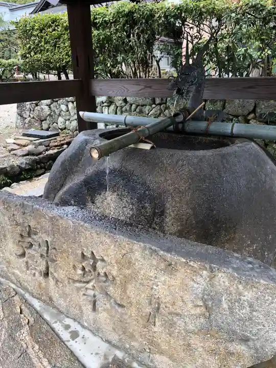 龍田大社の手水舎