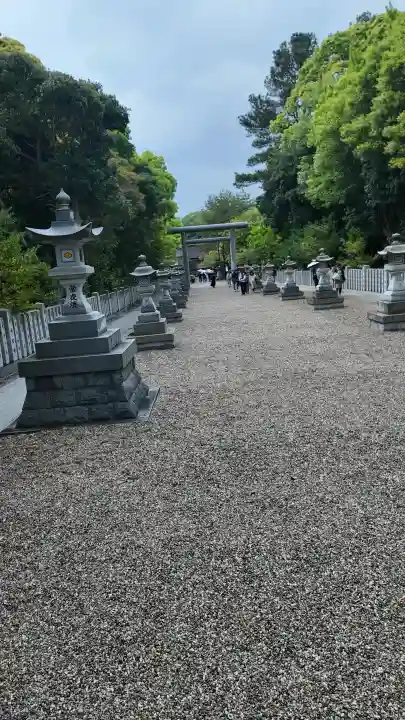 伊弉諾神宮の{uncategorized: "未分類", other: "その他", undefined: "問題あり", building: "その他建物", grave: "お墓", sacred_gate: "鳥居", guardian: "狛犬", statue: "像", buddha: "仏像", history: "歴史", nature: "自然", garden: "庭園", animal: "動物", pagoda: "塔", temizu: "手水舎", mountain_gate: "山門・神門", sanctuary: "本殿・本堂", subordinate: "末社・摂社", art: "芸術", scenery: "景色", jizo: "地蔵", ema: "絵馬", goshuin: "御朱印", omikuji: "おみくじ", items: "授与品その他", amulet: "お守り", goshuincho: "御朱印帳", eats: "食事", festival: "お祭り", votive_dance: "神楽", shichigosan: "七五三参", wedding: "結婚式", experience: "体験その他", initially: "初詣", around: "周辺", anti_infection: "感染症対策"}
