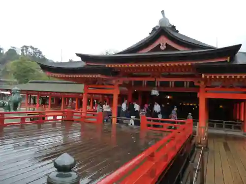 厳島神社の本殿