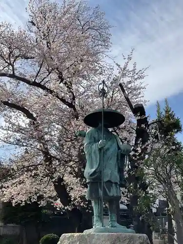 長王寺の像