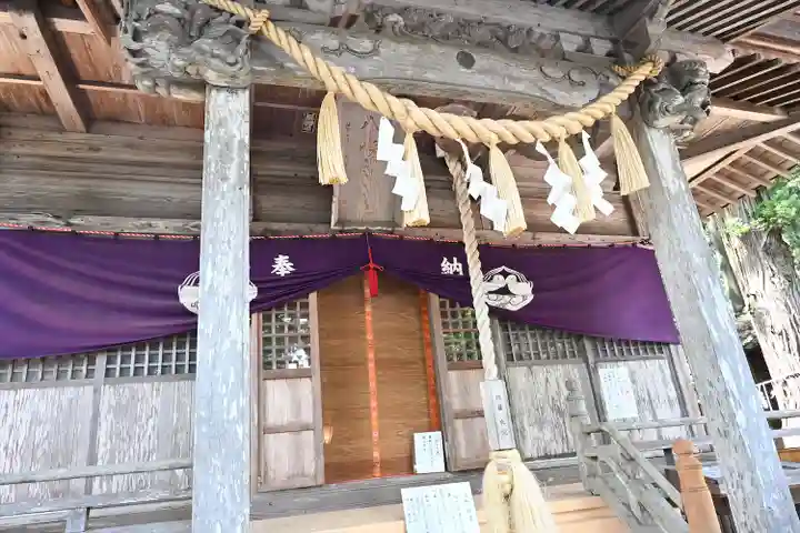 坪沼八幡神社の本殿・本堂