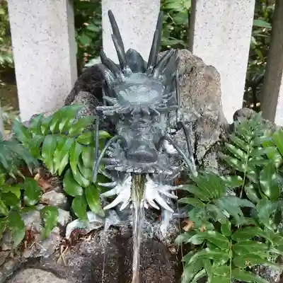 福徳神社（芽吹稲荷）の手水舎