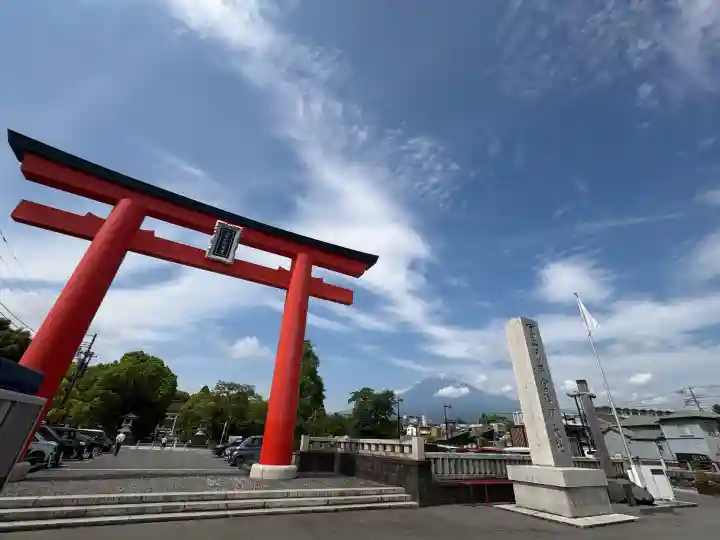 富士山本宮浅間大社の{uncategorized: "未分類", other: "その他", undefined: "問題あり", building: "その他建物", grave: "お墓", sacred_gate: "鳥居", guardian: "狛犬", statue: "像", buddha: "仏像", history: "歴史", nature: "自然", garden: "庭園", animal: "動物", pagoda: "塔", temizu: "手水舎", mountain_gate: "山門・神門", sanctuary: "本殿・本堂", subordinate: "末社・摂社", art: "芸術", scenery: "景色", jizo: "地蔵", ema: "絵馬", goshuin: "御朱印", omikuji: "おみくじ", items: "授与品その他", amulet: "お守り", goshuincho: "御朱印帳", eats: "食事", festival: "お祭り", votive_dance: "神楽", shichigosan: "七五三参", wedding: "結婚式", experience: "体験その他", initially: "初詣", around: "周辺", anti_infection: "感染症対策"}