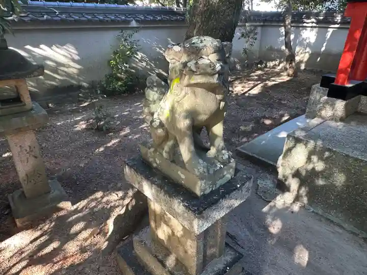 辰市神社の狛犬