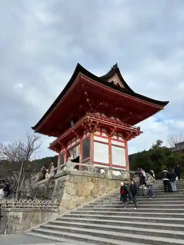 清水寺の{uncategorized: "未分類", other: "その他", undefined: "問題あり", building: "その他建物", grave: "お墓", sacred_gate: "鳥居", guardian: "狛犬", statue: "像", buddha: "仏像", history: "歴史", nature: "自然", garden: "庭園", animal: "動物", pagoda: "塔", temizu: "手水舎", mountain_gate: "山門・神門", sanctuary: "本殿・本堂", subordinate: "末社・摂社", art: "芸術", scenery: "景色", jizo: "地蔵", ema: "絵馬", goshuin: "御朱印", omikuji: "おみくじ", items: "授与品その他", amulet: "お守り", goshuincho: "御朱印帳", eats: "食事", festival: "お祭り", votive_dance: "神楽", shichigosan: "七五三参", wedding: "結婚式", experience: "体験その他", initially: "初詣", around: "周辺", anti_infection: "感染症対策"}