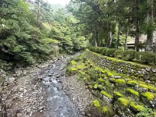 久遠寺御廟所(山梨県)