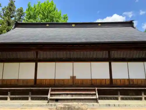 定勝寺の本殿・本堂