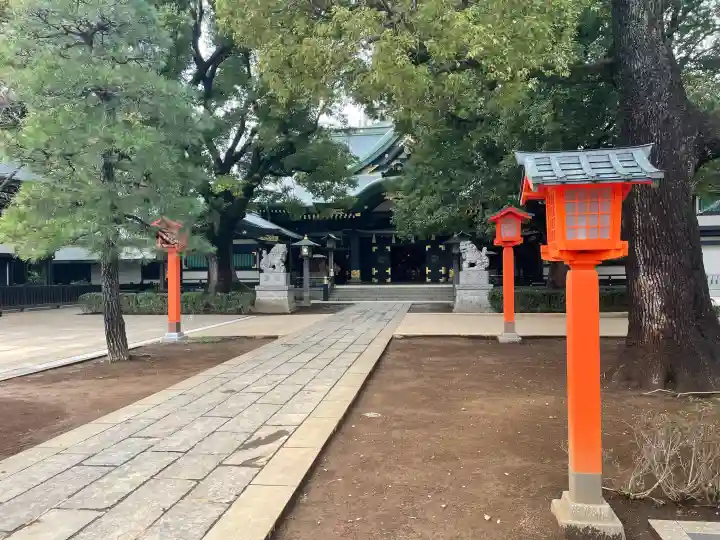 穴八幡宮の{uncategorized: "未分類", other: "その他", undefined: "問題あり", building: "その他建物", grave: "お墓", sacred_gate: "鳥居", guardian: "狛犬", statue: "像", buddha: "仏像", history: "歴史", nature: "自然", garden: "庭園", animal: "動物", pagoda: "塔", temizu: "手水舎", mountain_gate: "山門・神門", sanctuary: "本殿・本堂", subordinate: "末社・摂社", art: "芸術", scenery: "景色", jizo: "地蔵", ema: "絵馬", goshuin: "御朱印", omikuji: "おみくじ", items: "授与品その他", amulet: "お守り", goshuincho: "御朱印帳", eats: "食事", festival: "お祭り", votive_dance: "神楽", shichigosan: "七五三参", wedding: "結婚式", experience: "体験その他", initially: "初詣", around: "周辺", anti_infection: "感染症対策"}