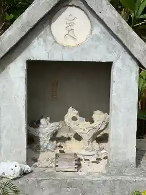 ハート岩恋守神社(沖縄県)