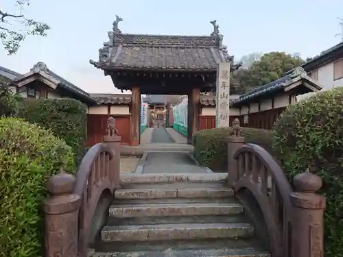 常福寺の山門・神門