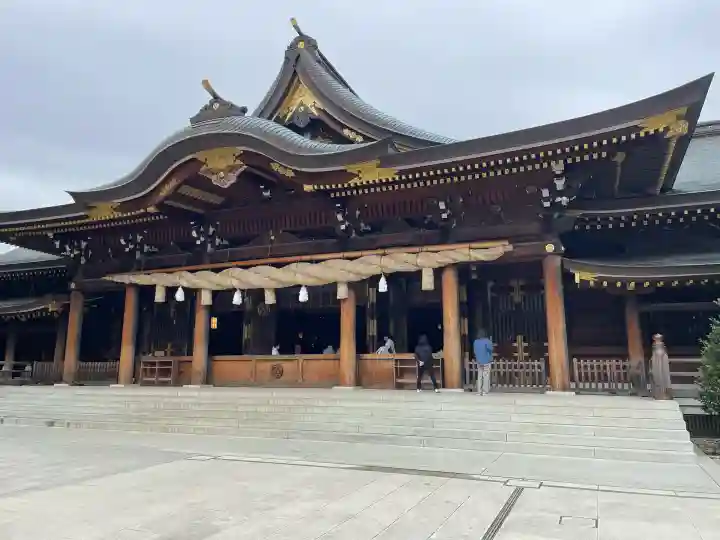寒川神社の{uncategorized: "未分類", other: "その他", undefined: "問題あり", building: "その他建物", grave: "お墓", sacred_gate: "鳥居", guardian: "狛犬", statue: "像", buddha: "仏像", history: "歴史", nature: "自然", garden: "庭園", animal: "動物", pagoda: "塔", temizu: "手水舎", mountain_gate: "山門・神門", sanctuary: "本殿・本堂", subordinate: "末社・摂社", art: "芸術", scenery: "景色", jizo: "地蔵", ema: "絵馬", goshuin: "御朱印", omikuji: "おみくじ", items: "授与品その他", amulet: "お守り", goshuincho: "御朱印帳", eats: "食事", festival: "お祭り", votive_dance: "神楽", shichigosan: "七五三参", wedding: "結婚式", experience: "体験その他", initially: "初詣", around: "周辺", anti_infection: "感染症対策"}