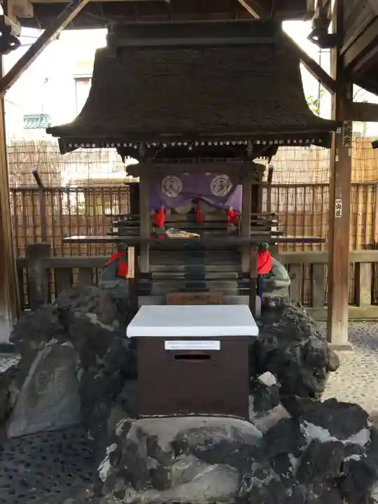 被官稲荷神社の本殿・本堂