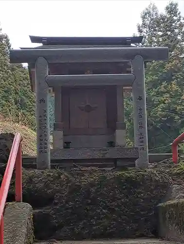 日石寺の末社