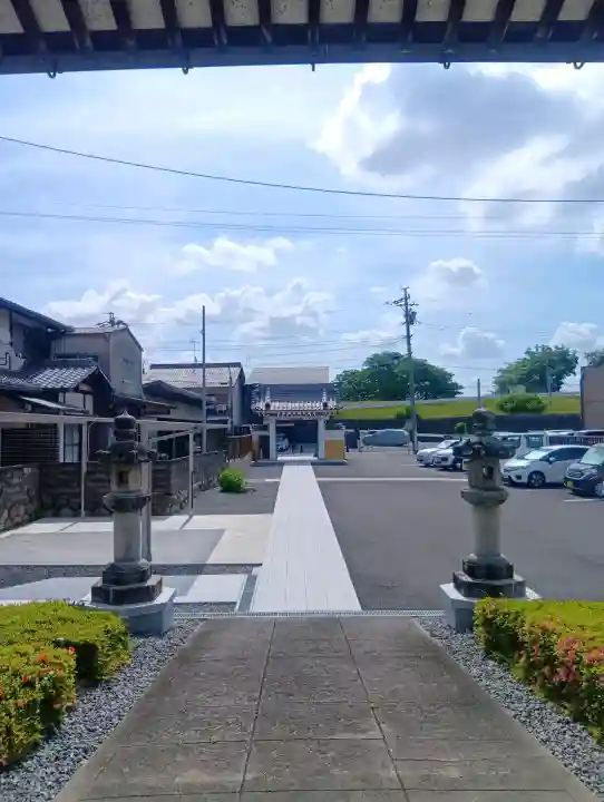笠松別院の{uncategorized: "未分類", other: "その他", undefined: "問題あり", building: "その他建物", grave: "お墓", sacred_gate: "鳥居", guardian: "狛犬", statue: "像", buddha: "仏像", history: "歴史", nature: "自然", garden: "庭園", animal: "動物", pagoda: "塔", temizu: "手水舎", mountain_gate: "山門・神門", sanctuary: "本殿・本堂", subordinate: "末社・摂社", art: "芸術", scenery: "景色", jizo: "地蔵", ema: "絵馬", goshuin: "御朱印", omikuji: "おみくじ", items: "授与品その他", amulet: "お守り", goshuincho: "御朱印帳", eats: "食事", festival: "お祭り", votive_dance: "神楽", shichigosan: "七五三参", wedding: "結婚式", experience: "体験その他", initially: "初詣", around: "周辺", anti_infection: "感染症対策"}