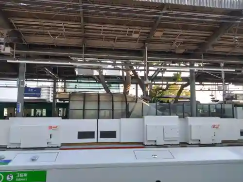 萱島神社の{uncategorized: "未分類", other: "その他", undefined: "問題あり", building: "その他建物", grave: "お墓", sacred_gate: "鳥居", guardian: "狛犬", statue: "像", buddha: "仏像", history: "歴史", nature: "自然", garden: "庭園", animal: "動物", pagoda: "塔", temizu: "手水舎", mountain_gate: "山門・神門", sanctuary: "本殿・本堂", subordinate: "末社・摂社", art: "芸術", scenery: "景色", jizo: "地蔵", ema: "絵馬", goshuin: "御朱印", omikuji: "おみくじ", items: "授与品その他", amulet: "お守り", goshuincho: "御朱印帳", eats: "食事", festival: "お祭り", votive_dance: "神楽", shichigosan: "七五三参", wedding: "結婚式", experience: "体験その他", initially: "初詣", around: "周辺", anti_infection: "感染症対策"}