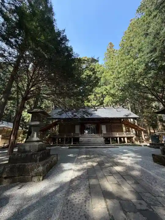 赤城神社(三夜沢町)の{uncategorized: "未分類", other: "その他", undefined: "問題あり", building: "その他建物", grave: "お墓", sacred_gate: "鳥居", guardian: "狛犬", statue: "像", buddha: "仏像", history: "歴史", nature: "自然", garden: "庭園", animal: "動物", pagoda: "塔", temizu: "手水舎", mountain_gate: "山門・神門", sanctuary: "本殿・本堂", subordinate: "末社・摂社", art: "芸術", scenery: "景色", jizo: "地蔵", ema: "絵馬", goshuin: "御朱印", omikuji: "おみくじ", items: "授与品その他", amulet: "お守り", goshuincho: "御朱印帳", eats: "食事", festival: "お祭り", votive_dance: "神楽", shichigosan: "七五三参", wedding: "結婚式", experience: "体験その他", initially: "初詣", around: "周辺", anti_infection: "感染症対策"}