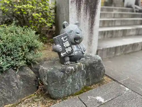 中野沼袋氷川神社の像