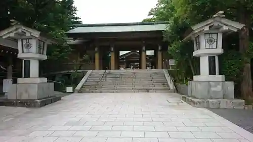 東郷神社の山門・神門
