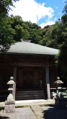 岩殿寺の本殿・本堂