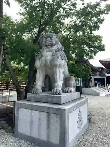 寒川神社の狛犬