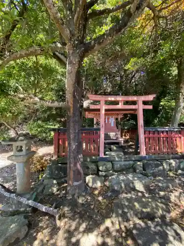 厳島神社の{uncategorized: "未分類", other: "その他", undefined: "問題あり", building: "その他建物", grave: "お墓", sacred_gate: "鳥居", guardian: "狛犬", statue: "像", buddha: "仏像", history: "歴史", nature: "自然", garden: "庭園", animal: "動物", pagoda: "塔", temizu: "手水舎", mountain_gate: "山門・神門", sanctuary: "本殿・本堂", subordinate: "末社・摂社", art: "芸術", scenery: "景色", jizo: "地蔵", ema: "絵馬", goshuin: "御朱印", omikuji: "おみくじ", items: "授与品その他", amulet: "お守り", goshuincho: "御朱印帳", eats: "食事", festival: "お祭り", votive_dance: "神楽", shichigosan: "七五三参", wedding: "結婚式", experience: "体験その他", initially: "初詣", around: "周辺", anti_infection: "感染症対策"}