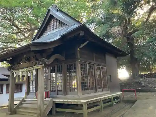 鹿島神社（笠間町）の{uncategorized: "未分類", other: "その他", undefined: "問題あり", building: "その他建物", grave: "お墓", sacred_gate: "鳥居", guardian: "狛犬", statue: "像", buddha: "仏像", history: "歴史", nature: "自然", garden: "庭園", animal: "動物", pagoda: "塔", temizu: "手水舎", mountain_gate: "山門・神門", sanctuary: "本殿・本堂", subordinate: "末社・摂社", art: "芸術", scenery: "景色", jizo: "地蔵", ema: "絵馬", goshuin: "御朱印", omikuji: "おみくじ", items: "授与品その他", amulet: "お守り", goshuincho: "御朱印帳", eats: "食事", festival: "お祭り", votive_dance: "神楽", shichigosan: "七五三参", wedding: "結婚式", experience: "体験その他", initially: "初詣", around: "周辺", anti_infection: "感染症対策"}