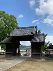 炬口八幡神社 の山門