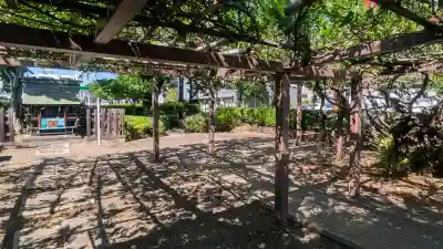 守鐵社の{uncategorized: "未分類", other: "その他", undefined: "問題あり", building: "その他建物", grave: "お墓", sacred_gate: "鳥居", guardian: "狛犬", statue: "像", buddha: "仏像", history: "歴史", nature: "自然", garden: "庭園", animal: "動物", pagoda: "塔", temizu: "手水舎", mountain_gate: "山門・神門", sanctuary: "本殿・本堂", subordinate: "末社・摂社", art: "芸術", scenery: "景色", jizo: "地蔵", ema: "絵馬", goshuin: "御朱印", omikuji: "おみくじ", items: "授与品その他", amulet: "お守り", goshuincho: "御朱印帳", eats: "食事", festival: "お祭り", votive_dance: "神楽", shichigosan: "七五三参", wedding: "結婚式", experience: "体験その他", initially: "初詣", around: "周辺", anti_infection: "感染症対策"}