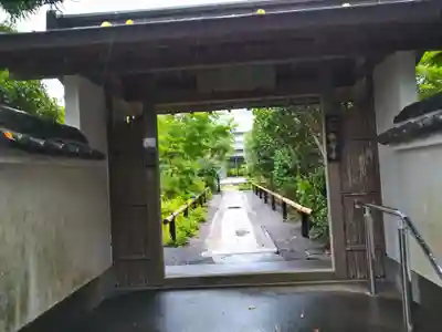 佛母寺の山門・神門