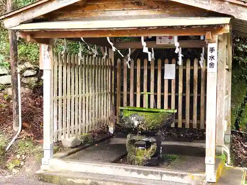 花尾神社の手水舎
