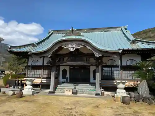 自性院の本殿・本堂