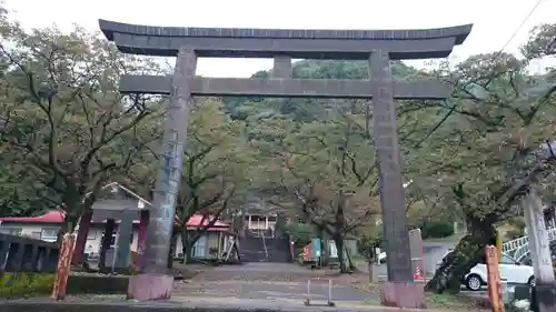 藤原町護国神社の鳥居