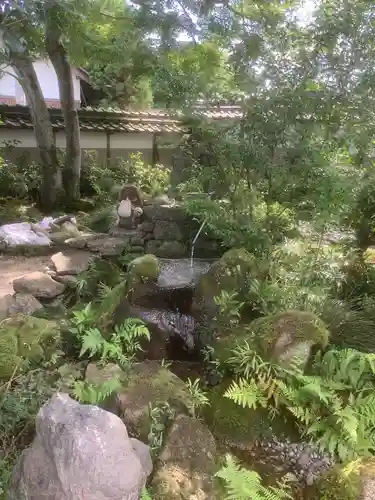 鳳林寺の庭園