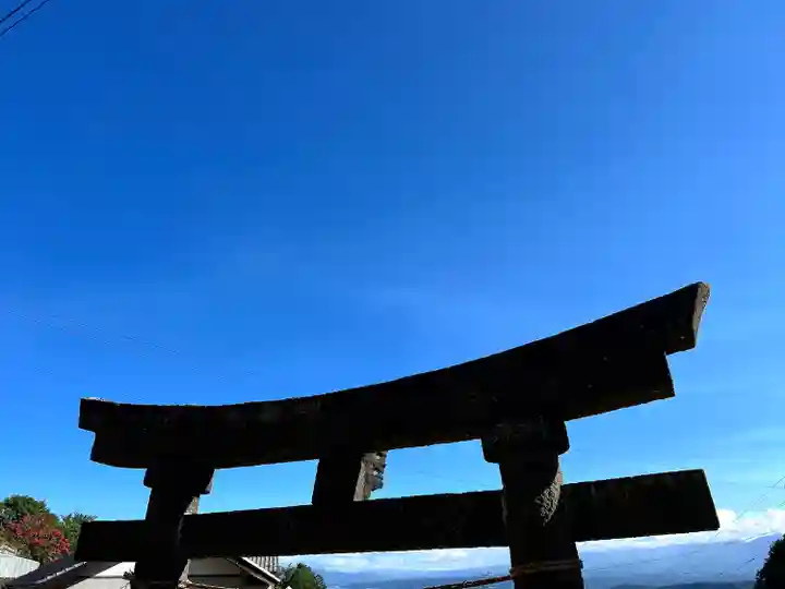 菱野健功神社の鳥居