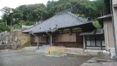 日蓮宗 法雲寺の本殿・本堂
