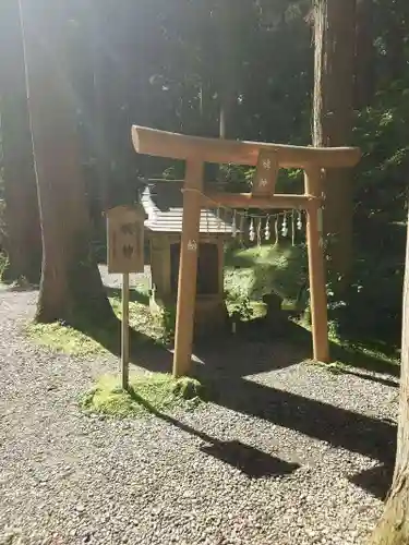 御岩神社の末社