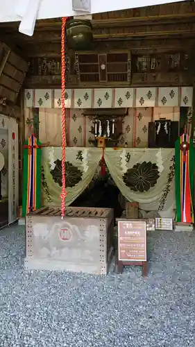無戸室浅間神社(船津胎内神社)の本殿・本堂