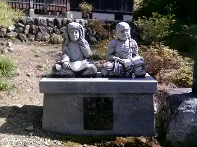 金昌寺の{uncategorized: "未分類", other: "その他", undefined: "問題あり", building: "その他建物", grave: "お墓", sacred_gate: "鳥居", guardian: "狛犬", statue: "像", buddha: "仏像", history: "歴史", nature: "自然", garden: "庭園", animal: "動物", pagoda: "塔", temizu: "手水舎", mountain_gate: "山門・神門", sanctuary: "本殿・本堂", subordinate: "末社・摂社", art: "芸術", scenery: "景色", jizo: "地蔵", ema: "絵馬", goshuin: "御朱印", omikuji: "おみくじ", items: "授与品その他", amulet: "お守り", goshuincho: "御朱印帳", eats: "食事", festival: "お祭り", votive_dance: "神楽", shichigosan: "七五三参", wedding: "結婚式", experience: "体験その他", initially: "初詣", around: "周辺", anti_infection: "感染症対策"}