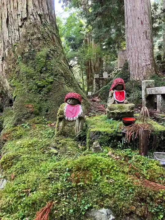 高野山金剛峯寺奥の院(和歌山県)