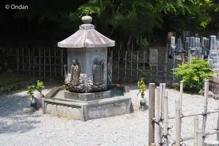 化野念仏寺の地蔵