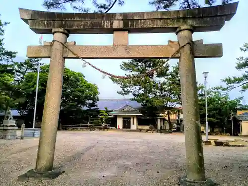 白山比売神社の鳥居