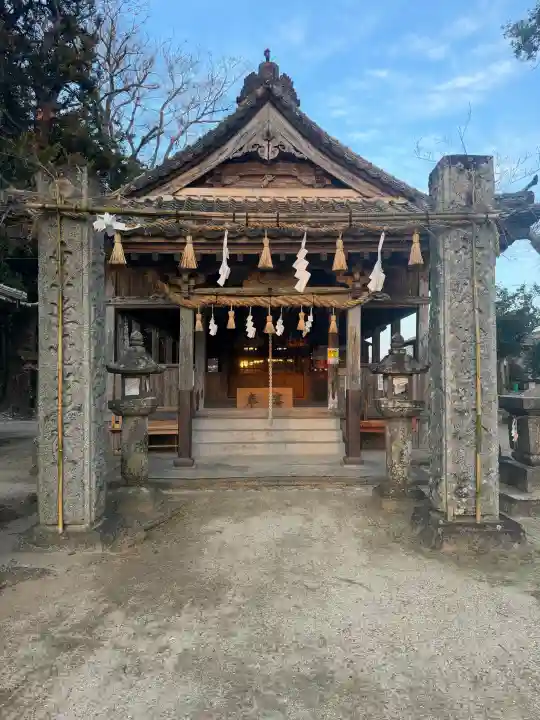 八幡宮の{uncategorized: "未分類", other: "その他", undefined: "問題あり", building: "その他建物", grave: "お墓", sacred_gate: "鳥居", guardian: "狛犬", statue: "像", buddha: "仏像", history: "歴史", nature: "自然", garden: "庭園", animal: "動物", pagoda: "塔", temizu: "手水舎", mountain_gate: "山門・神門", sanctuary: "本殿・本堂", subordinate: "末社・摂社", art: "芸術", scenery: "景色", jizo: "地蔵", ema: "絵馬", goshuin: "御朱印", omikuji: "おみくじ", items: "授与品その他", amulet: "お守り", goshuincho: "御朱印帳", eats: "食事", festival: "お祭り", votive_dance: "神楽", shichigosan: "七五三参", wedding: "結婚式", experience: "体験その他", initially: "初詣", around: "周辺", anti_infection: "感染症対策"}