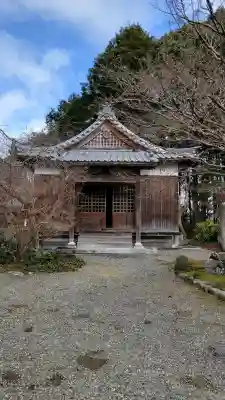 観音寺の{uncategorized: "未分類", other: "その他", undefined: "問題あり", building: "その他建物", grave: "お墓", sacred_gate: "鳥居", guardian: "狛犬", statue: "像", buddha: "仏像", history: "歴史", nature: "自然", garden: "庭園", animal: "動物", pagoda: "塔", temizu: "手水舎", mountain_gate: "山門・神門", sanctuary: "本殿・本堂", subordinate: "末社・摂社", art: "芸術", scenery: "景色", jizo: "地蔵", ema: "絵馬", goshuin: "御朱印", omikuji: "おみくじ", items: "授与品その他", amulet: "お守り", goshuincho: "御朱印帳", eats: "食事", festival: "お祭り", votive_dance: "神楽", shichigosan: "七五三参", wedding: "結婚式", experience: "体験その他", initially: "初詣", around: "周辺", anti_infection: "感染症対策"}