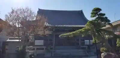 円勝寺の本殿・本堂