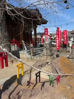 岩神稲荷神社の{uncategorized: "未分類", other: "その他", undefined: "問題あり", building: "その他建物", grave: "お墓", sacred_gate: "鳥居", guardian: "狛犬", statue: "像", buddha: "仏像", history: "歴史", nature: "自然", garden: "庭園", animal: "動物", pagoda: "塔", temizu: "手水舎", mountain_gate: "山門・神門", sanctuary: "本殿・本堂", subordinate: "末社・摂社", art: "芸術", scenery: "景色", jizo: "地蔵", ema: "絵馬", goshuin: "御朱印", omikuji: "おみくじ", items: "授与品その他", amulet: "お守り", goshuincho: "御朱印帳", eats: "食事", festival: "お祭り", votive_dance: "神楽", shichigosan: "七五三参", wedding: "結婚式", experience: "体験その他", initially: "初詣", around: "周辺", anti_infection: "感染症対策"}