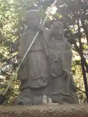 自凝神社の像