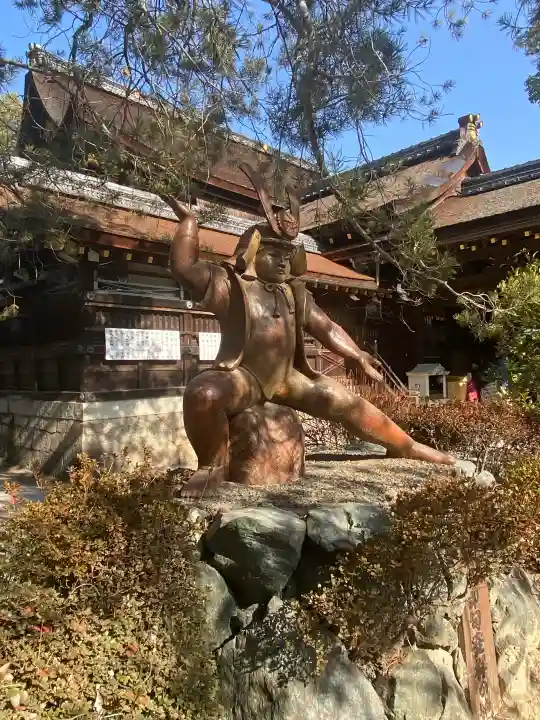 藤森神社の{uncategorized: "未分類", other: "その他", undefined: "問題あり", building: "その他建物", grave: "お墓", sacred_gate: "鳥居", guardian: "狛犬", statue: "像", buddha: "仏像", history: "歴史", nature: "自然", garden: "庭園", animal: "動物", pagoda: "塔", temizu: "手水舎", mountain_gate: "山門・神門", sanctuary: "本殿・本堂", subordinate: "末社・摂社", art: "芸術", scenery: "景色", jizo: "地蔵", ema: "絵馬", goshuin: "御朱印", omikuji: "おみくじ", items: "授与品その他", amulet: "お守り", goshuincho: "御朱印帳", eats: "食事", festival: "お祭り", votive_dance: "神楽", shichigosan: "七五三参", wedding: "結婚式", experience: "体験その他", initially: "初詣", around: "周辺", anti_infection: "感染症対策"}