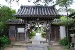 円政寺の山門
