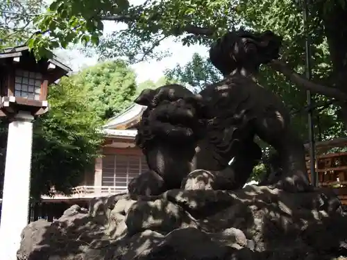 新宿下落合氷川神社の狛犬